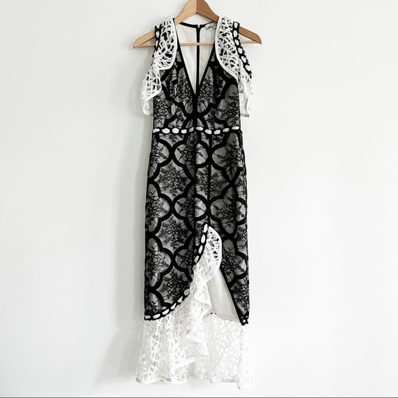Alexis Emily Black and White Lace Ruffle Cap Sleeve Midi Dress with Side Slit XS - Picture 7 of 16